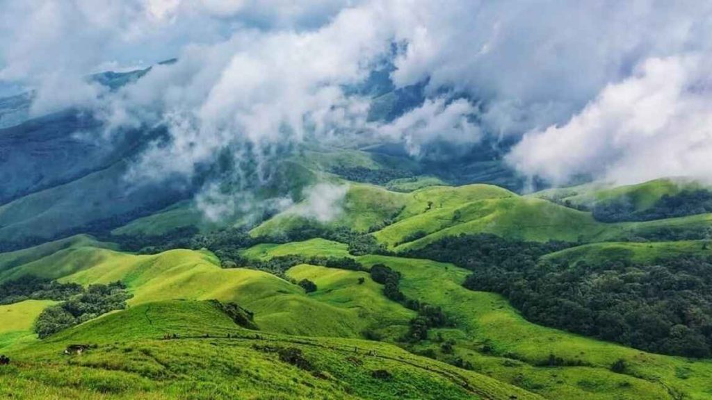 Hill Stations in Karnataka – Misty Coorg and Chikmagalur hills