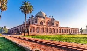 heritage walking tours in India historic trail 2025